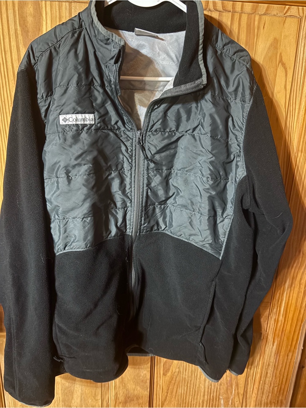 RHONDACOTE1116
Columbia Men's Black and Gray Lightweight Hybrid Fleece Jacket